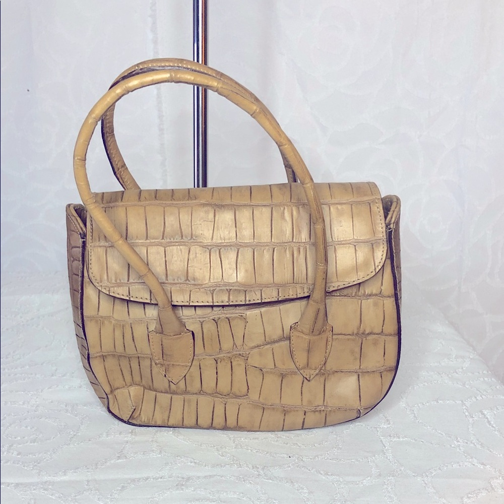 JOAN & DAVID Vintage tan croc embossed mini handbag Made in Italy Feet at bottom